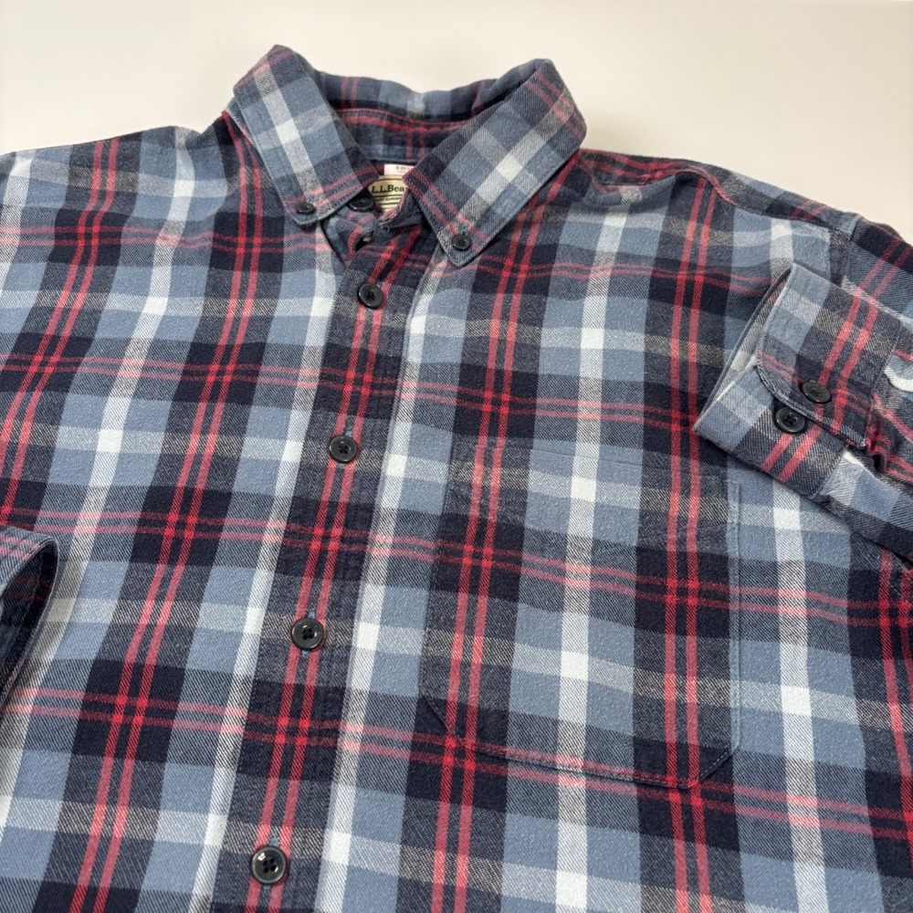 LL Bean Mens M Blue Red Plaid Flannel Button Down Shirt Long Sleeve Cotton Flaw
